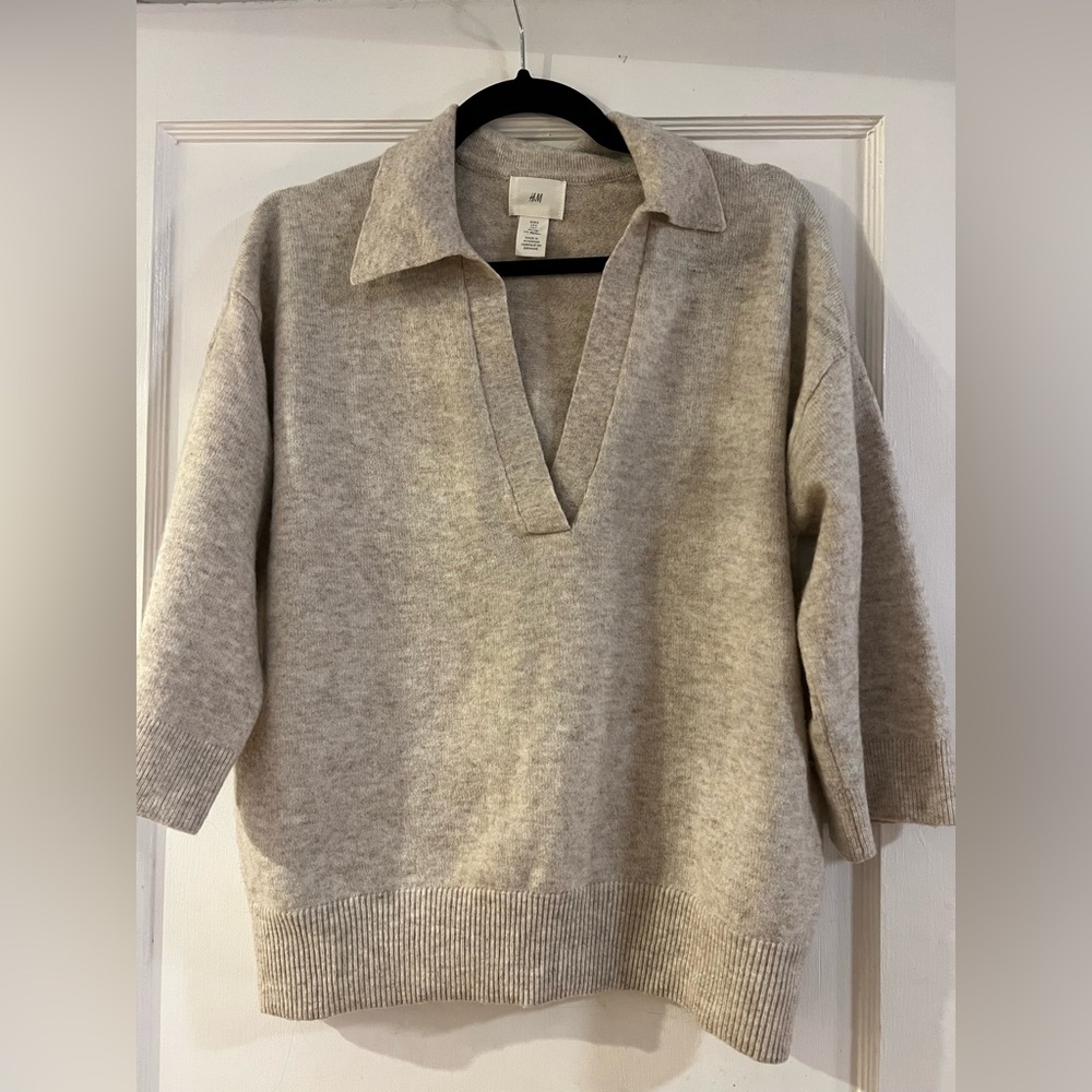Collared v neck sweater pullover